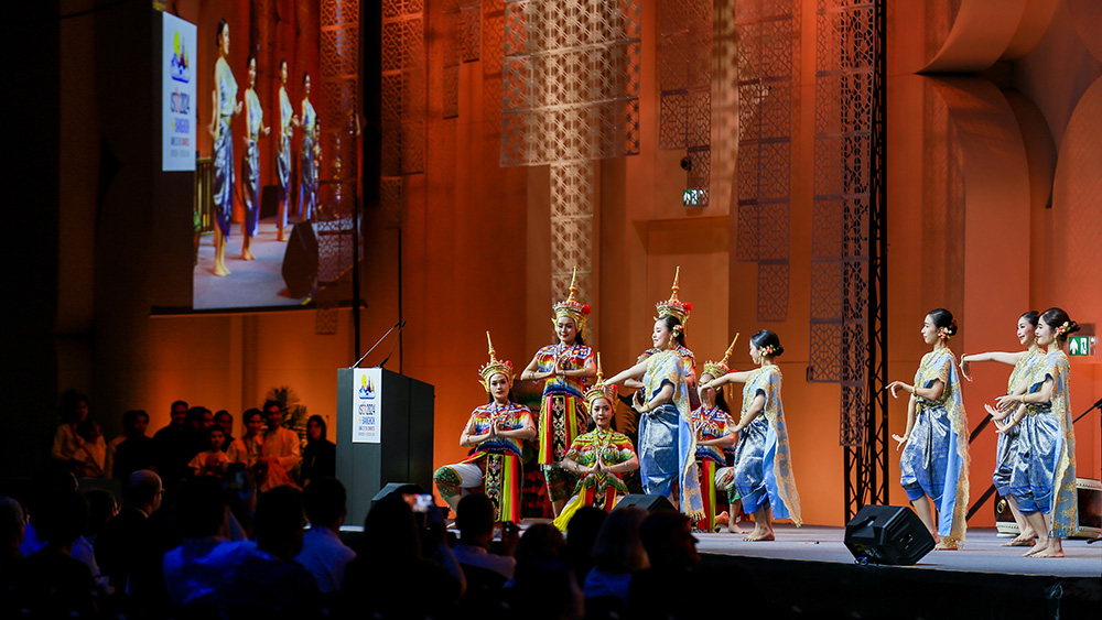 Thai dancers on stage